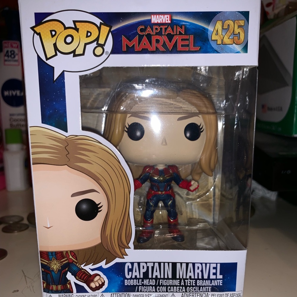 Captain marvel funko pop